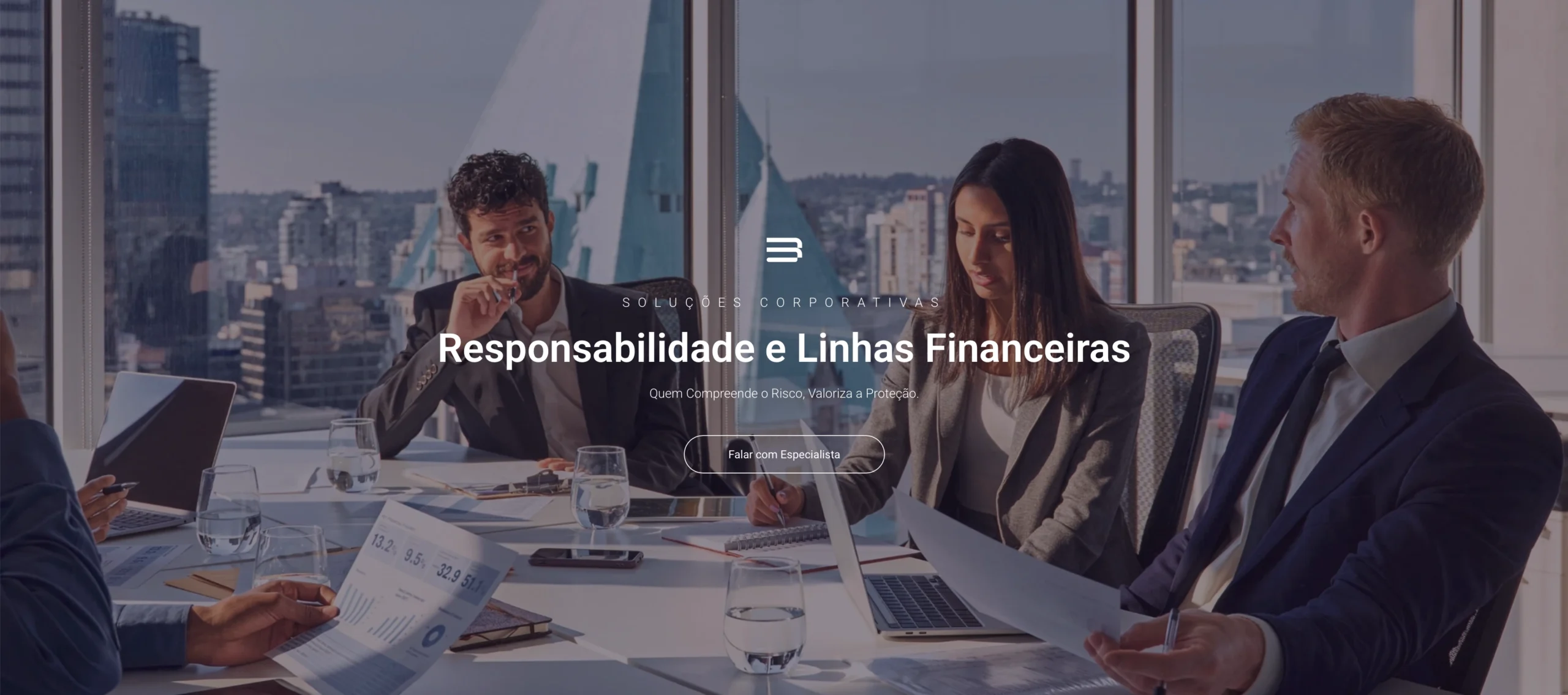 Na Baylis Seguros, entendemos que a continuidade dos negócios e a integridade da alta gestão dependem de uma estrutura de proteção jurídica e financeira sólida. Em um ambiente de negócios pautado por uma regulação crescente, alta exposição a litígios e responsabilidades cada vez mais complexas, apoiamos nossos clientes na construção de estratégias que protegem o patrimônio corporativo, a reputação e a tomada de decisão executiva, transformando o gerenciamento de passivos em uma vantagem competitiva sustentável.Como parceira estratégica da WTW | Willis Towers Watson, referência mundial em Riscos Corporativos e Seguros Financeiros, a Baylis Seguros reúne a agilidade de uma consultoria especializada com o acesso às metodologias e desenhos técnicos mais avançados do mercado global. Essa aliança fortalece nossa capacidade de oferecer soluções consultivas que mitigam exposições de alta complexidade, conectando as melhores práticas internacionais às necessidades específicas das organizações que operam no Brasil.Nossa atuação integra inteligência jurídica, análise de contratos, gestão de riscos operacionais e profundo conhecimento técnico para desenvolver programas alinhadas aos objetivos de cada organização. Trabalhamos em parceria com departamentos Jurídicos, áreas de Compliance, Conselhos de Administração e Diretorias Financeiras para estruturar soluções que equilibrem proteção patrimonial, conformidade regulatória e segurança para a liderança.Nossa plataforma de Responsabilidade e Linhas Financeiras reúne soluções integradas que atuam de forma estratégica na preservação da solidez do negócio:A Solução Responsabilidade Civil (Eventos, Contratos e Operações) oferece uma consultoria especializada para identificar e mitigar riscos de danos a terceiros decorrentes das atividades diárias, execução de contratos complexos ou realização de grandes eventos. Através desta solução, garantimos que a operação da empresa esteja protegida contra indenizações que possam comprometer o fluxo de caixa ou a imagem institucional.A Solução Riscos Financeiros, Executivos & Profissionais (FINEX) foca na blindagem do patrimônio de diretores, conselheiros e gestores (D&O), bem como na proteção contra erros e omissões profissionais (E&O). Desenvolvemos programas que garantem a segurança jurídica necessária para a tomada de decisões estratégicas em cenários de incerteza, protegendo a organização contra perdas financeiras decorrentes de falhas profissionais ou processos judiciais que visem os ativos da alta administração.Na Baylis Seguros, acreditamos que a gestão de responsabilidades deve ser orientada por diagnóstico técnico e visão preventiva. Nossa metodologia integra a análise de cláusulas contratuais, avaliação de limites de indenização e negociação diferenciada com o mercado segurador, permitindo que as organizações enfrentem o cenário de riscos atuais e futuros com maior previsibilidade e governança.Ao lado da WTW | Willis Towers Watson, reforçamos nosso compromisso em oferecer aos clientes acesso a uma visão global de riscos financeiros e operacionais, sem abrir mão da proximidade e da personalização que fazem da Baylis Seguros um parceiro indispensável para empresas que buscam proteger seu legado, assegurar sua liderança e construir organizações resilientes e preparadas para mercados exigentes.